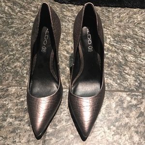 Aldo high heel pump - silver metallic - like new!